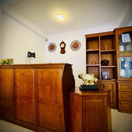 Hotel Grand Casa Канди Экстерьер фото