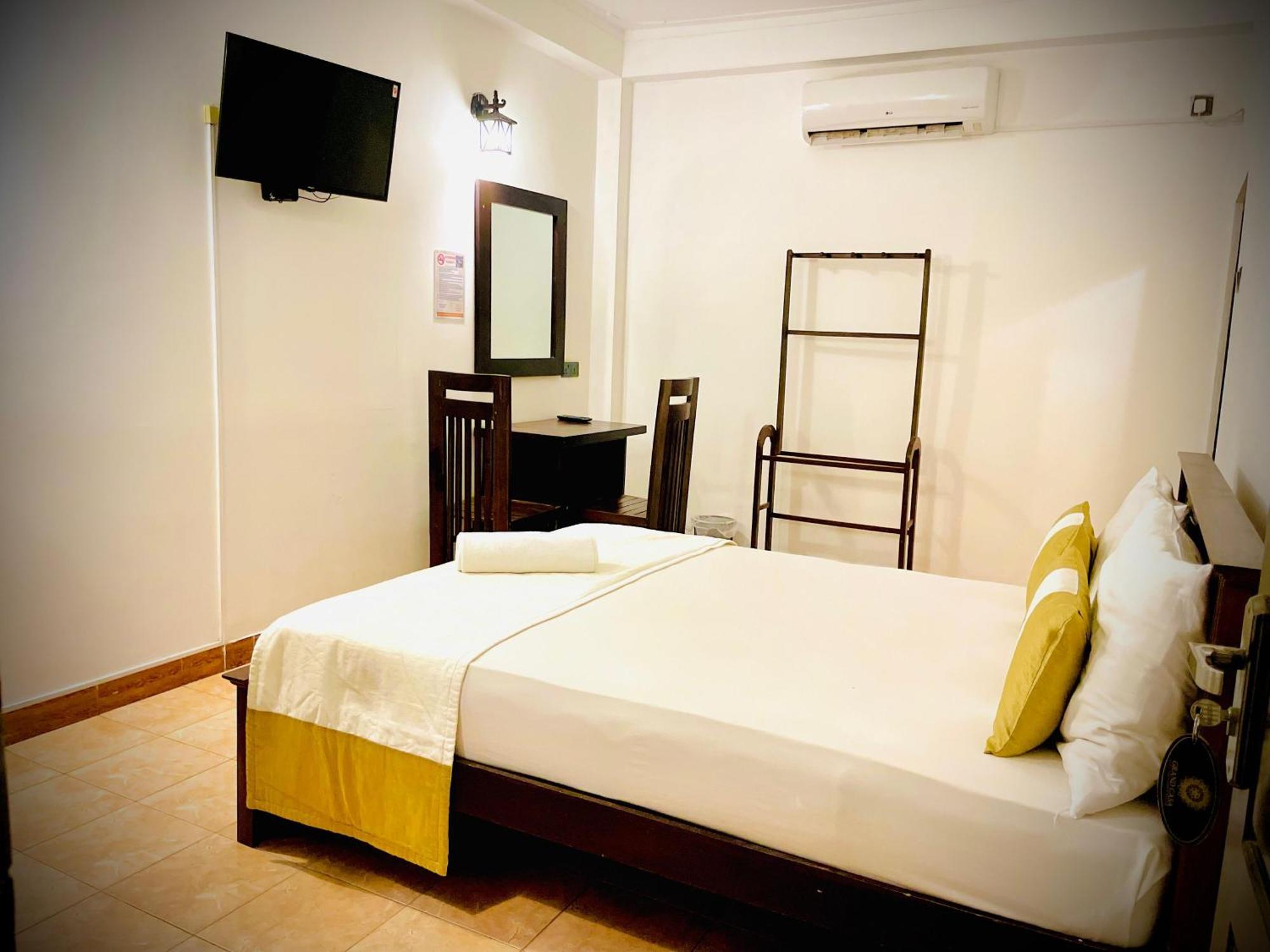 Hotel Grand Casa Канди Экстерьер фото