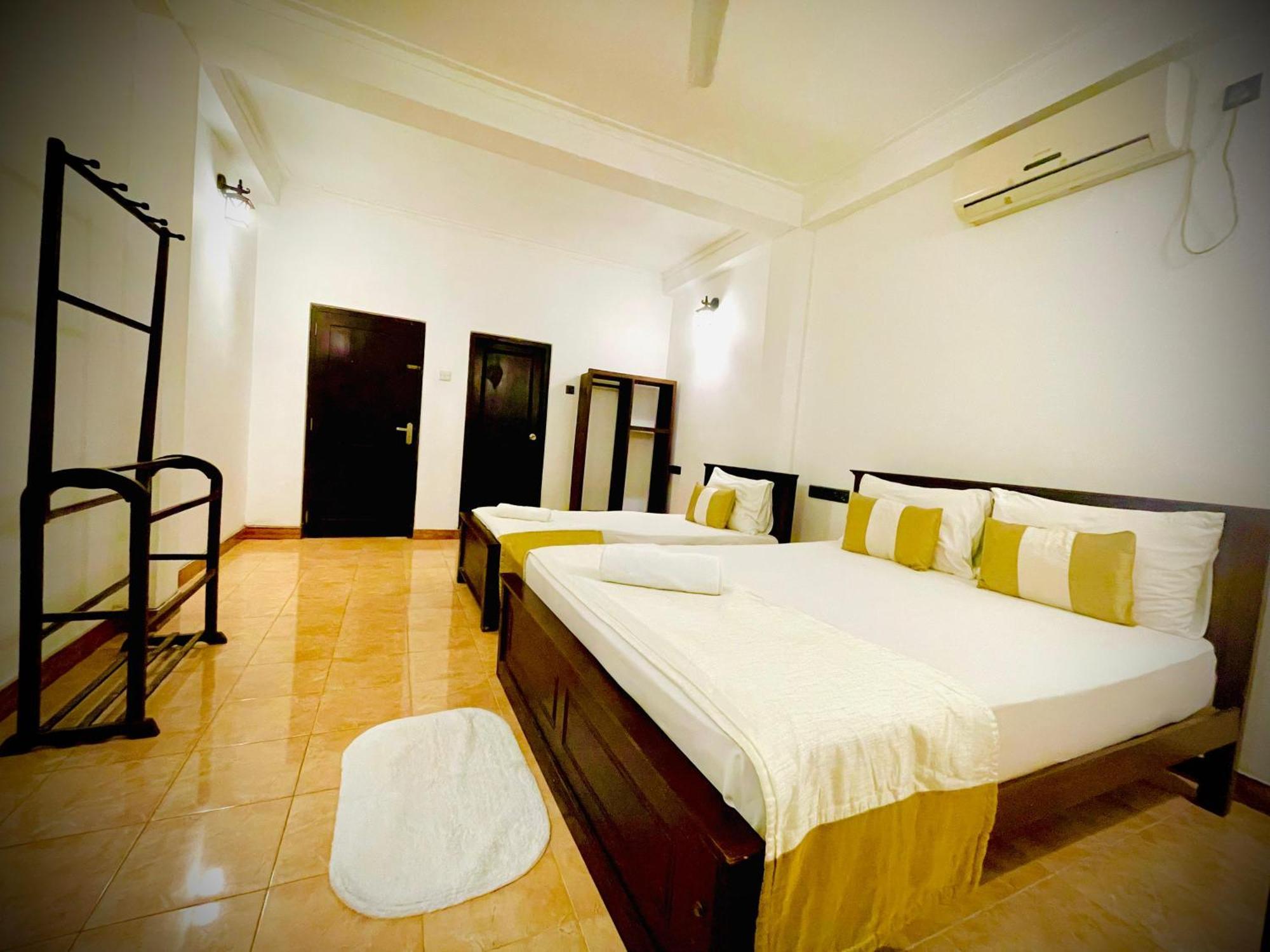 Hotel Grand Casa Канди Экстерьер фото