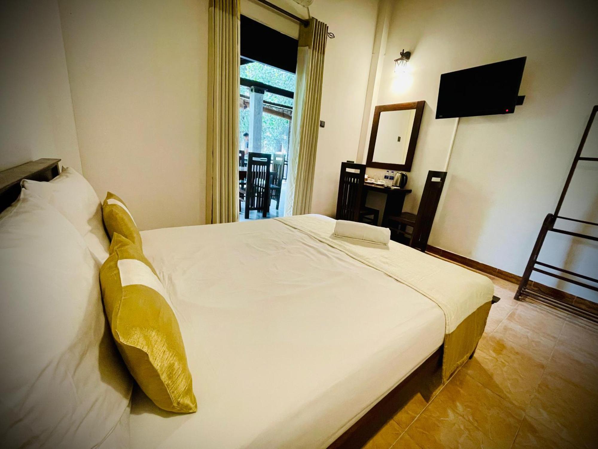 Hotel Grand Casa Канди Экстерьер фото