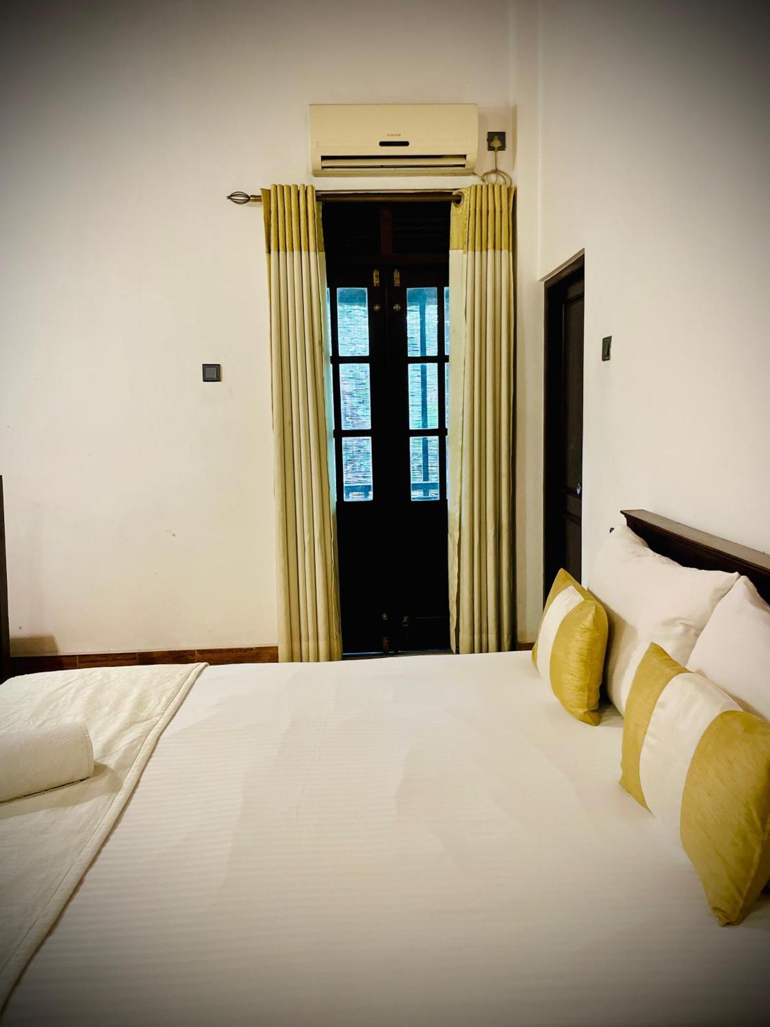 Hotel Grand Casa Канди Экстерьер фото
