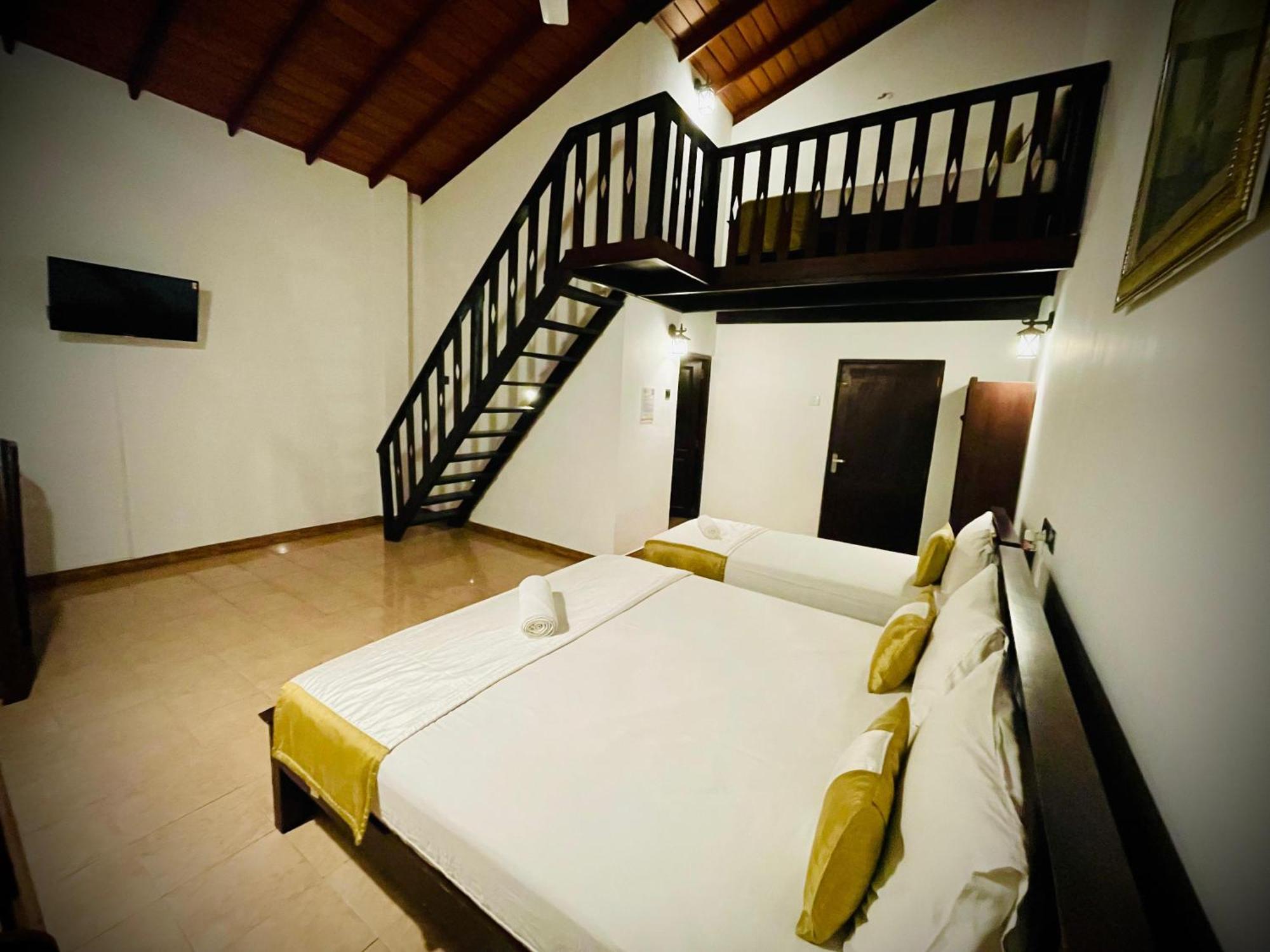 Hotel Grand Casa Канди Экстерьер фото