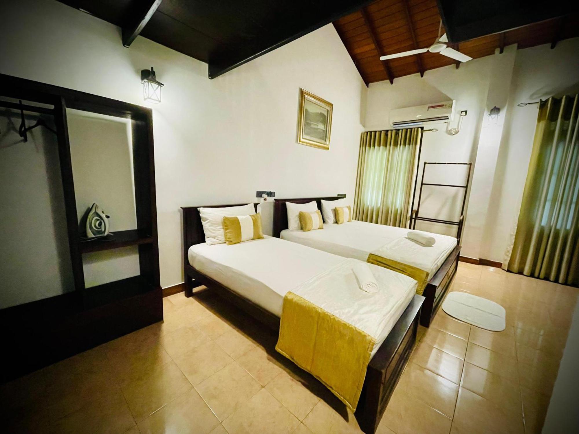 Hotel Grand Casa Канди Экстерьер фото