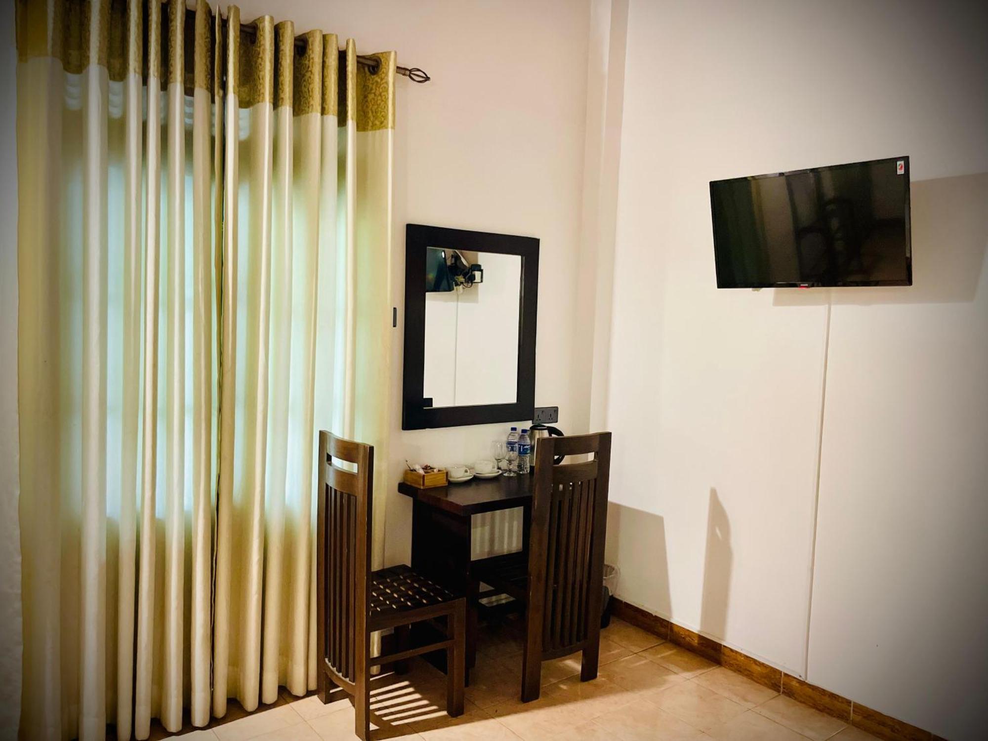 Hotel Grand Casa Канди Экстерьер фото