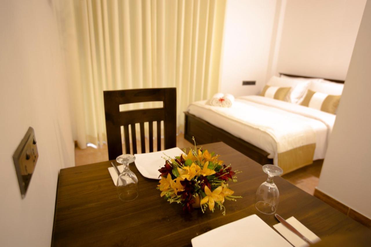 Hotel Grand Casa Канди Экстерьер фото